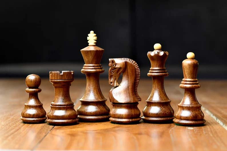 A3 INDIACHESSART - Old 1959 Russian Zagreb StaChessnut & DGT Sensors Compatible in Sheesham Wood / Boxwood - 3.8" King - Image 1